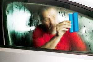 Raus mit der Nässe im Auto