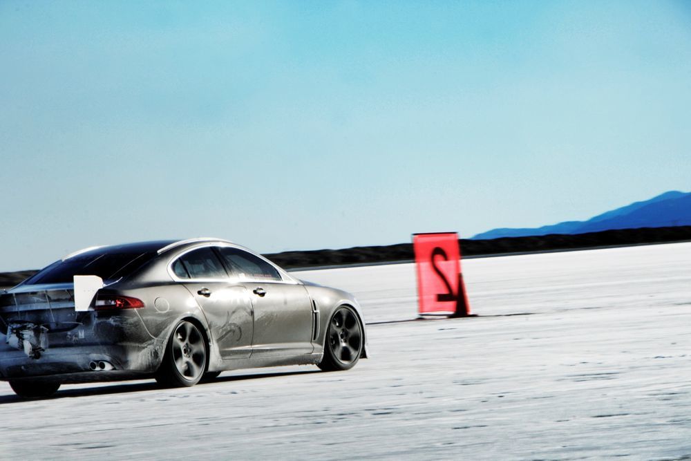 Rekordfahrt des Jaguar XFR in Utah/USA.