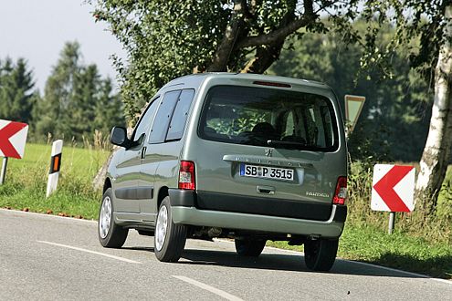 Peugeot Partner: Statt großer Klappe gibt's optional Flügeltüren.