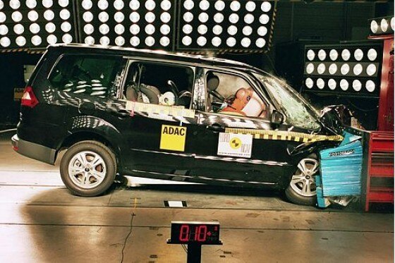 Ford Galaxy im EuroNCAP-Crashtest