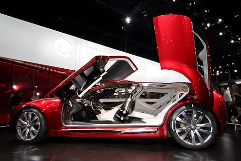 Noch ein Spektakel in Halle 1: die Auf- und Zu-Show des C-Métisse.