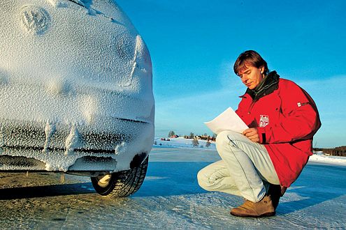 Kein Wintermärchen: Im Protokoll werden Stärken und Schwächen der getesteten Ganzjahresreifen vermerkt.