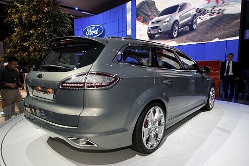 Heißer Lademeister: die Studie des künftigen Ford Mondeo Turnier.