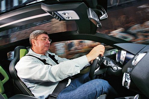 Schöne Aussichten: Das Cockpit des IROC ist seriennah, das Glasdach nicht.