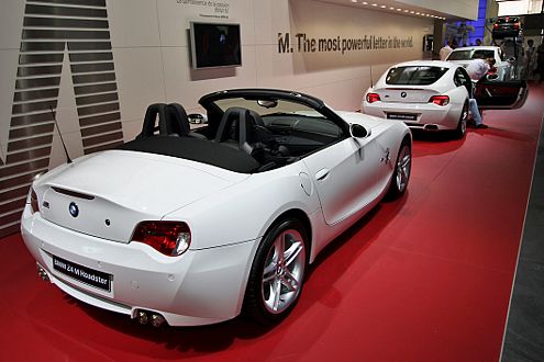 Sportler in Reih und Glied: Auch bei BMW gibt es viel Weiß zu sehen.