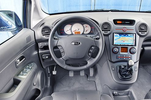 Spendabel: Kia bietet unter anderem Klima und CD-Radio in Serie.