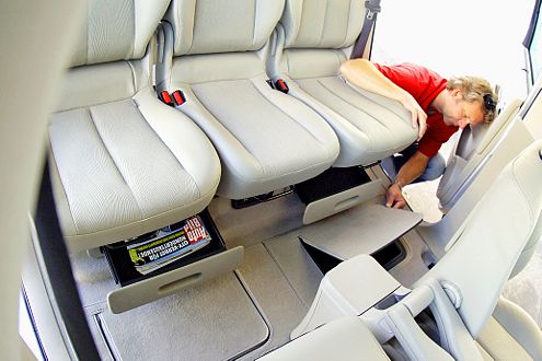 Ordentlich: Der Scénic packt alles in Fächer weg.