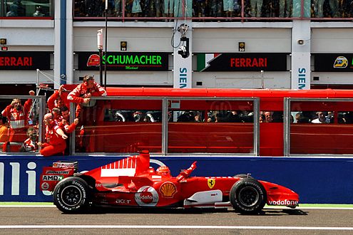 Noch ein Rennen, dann heißt es: "Time to say good bye"! Ein Comeback schließt Schumi derzeit (noch) aus.