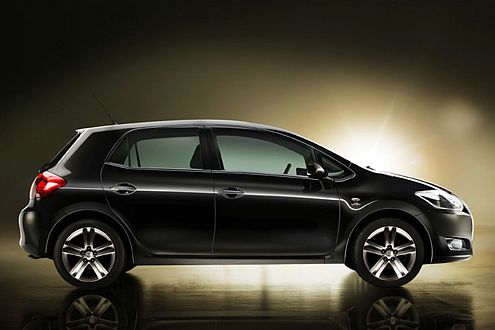 Kurze Überhänge, dynamische Line: der Corolla-Nachfolger Toyota Auris.