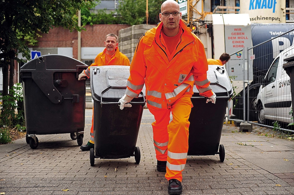AUTO BILD bei der Müllabfuhr