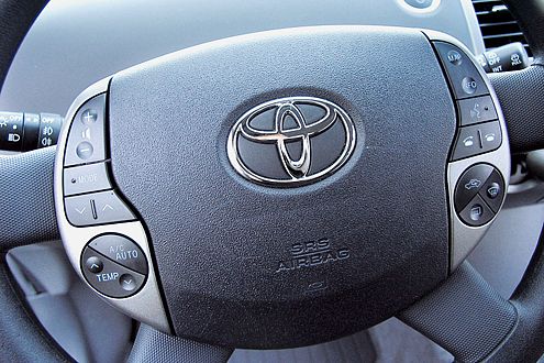 Die Bedienung des Prius ist "mühsam" – freundlich ausgedrückt.