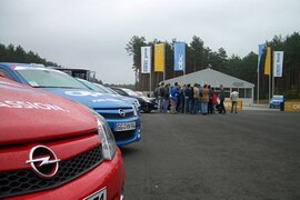 Fahrtraining auf der Opel-Teststrecke