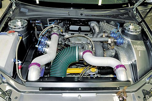 Höllisch: 802 PS und 775 Nm lassen jegliche Zurückhaltung missen.