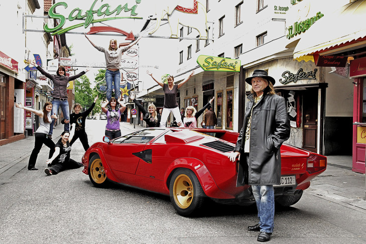 Lambo Und Corvette Wilde Karren Der Zuh lter Von St Pauli AUTO BILD Lambo Und Corvette Wilde Karren Der Zuh lter Von St Pauli AUTO BILD