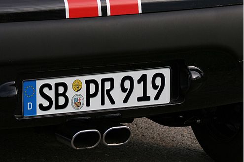 Dicke Hose: Der Doppelrohr-Auspuff lässt einiges vermuten. Trotzdem gibt's nur den Basismotor.
