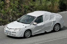 Erlkönig Renault Laguna