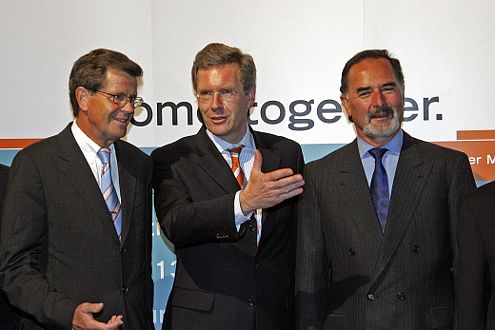 Christian Wulff (Mitte) vertritt Volkswagen-Aktionär Niedersachsen.