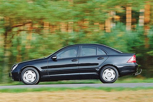 Das Styling der aktuellen C-Klasse ist dynamischer als beim W 202.