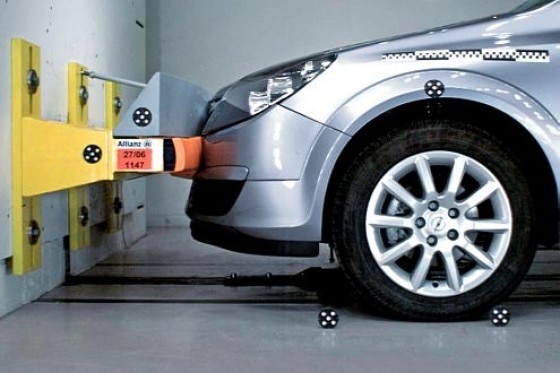 Unfallforschung mit dem "Bumpertest"