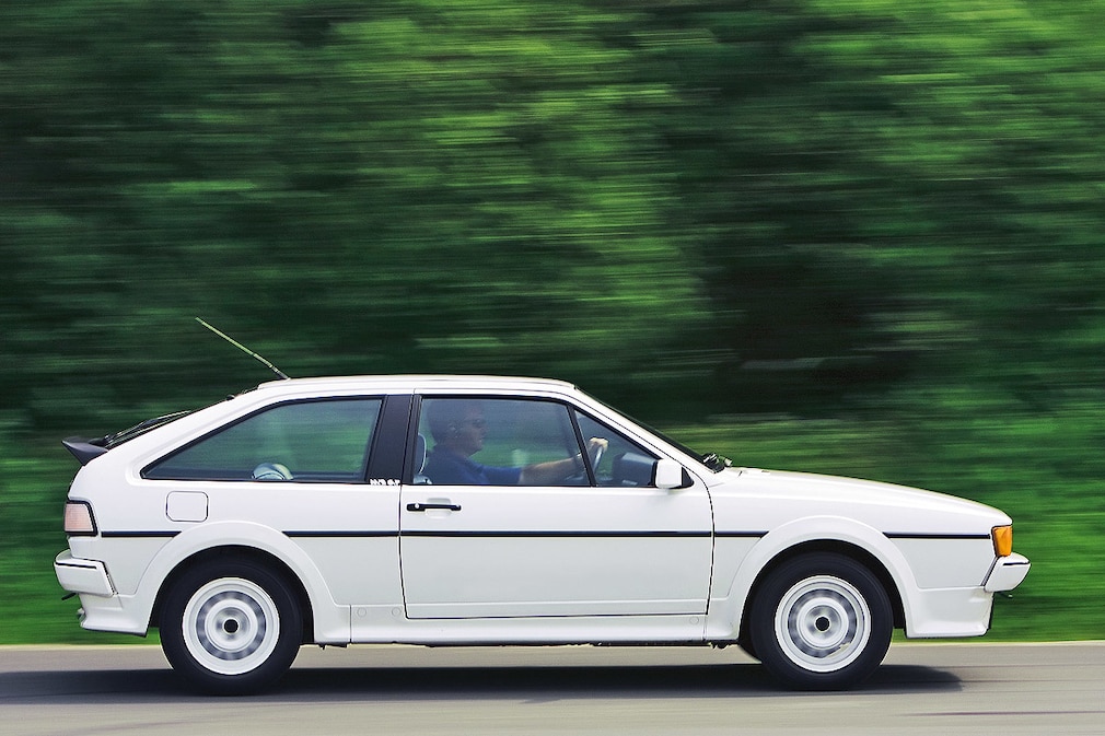 VW Scirocco II White Cat