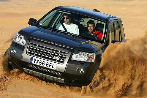 Mit dem Terrain Response System meistert der kleinste Land Rover auch schweres Gelände.