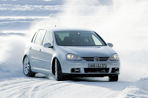 Sicher im Schnee: 76 Prozent aller Deutschen setzen auf Winterreifen.