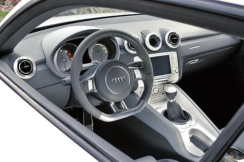 Neue Mode: Der Shooting Brake kommt mit hellem Klavierlack.