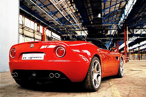Schön und schnell: Der offene Alfa soll 300 km/h schaffen.