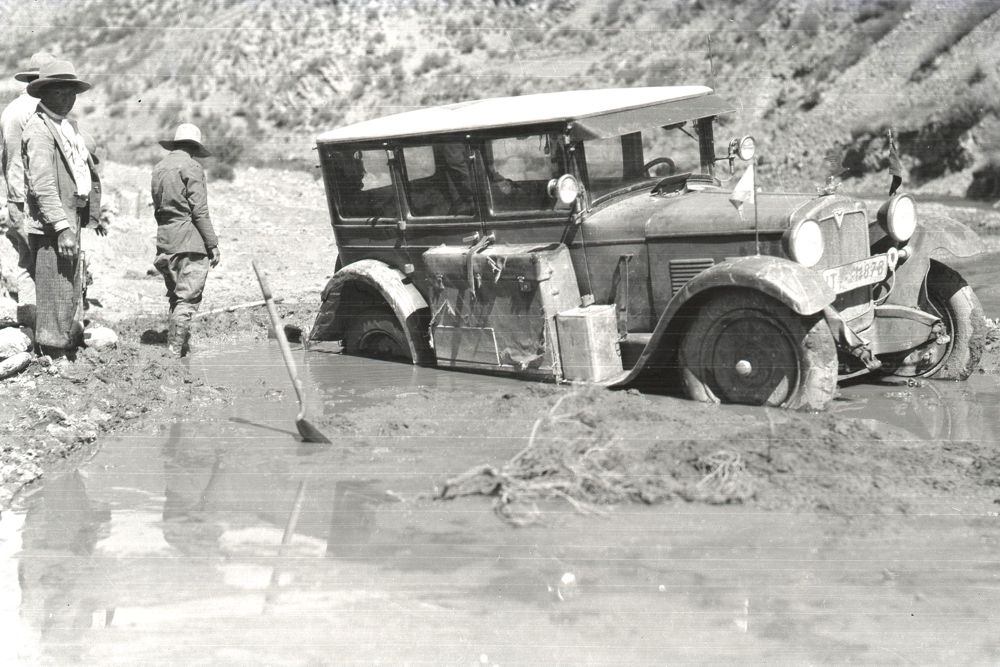 Kinofilm Fräulein Stinnes fährt um die Welt (2009)