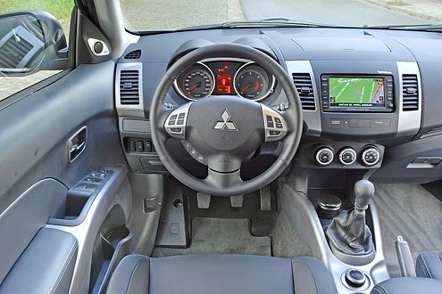 Ein Multifunktionslenkrad gibt's bei drei von vier Ausstattungsvarianten.