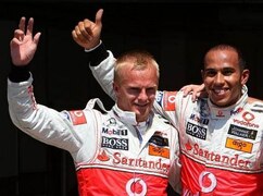 Heikki Kovalainen und Lewis Hamilton jubeln über die "Doppelpole"