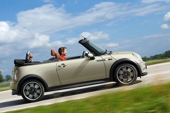 Mini Cabrio Sidewalk