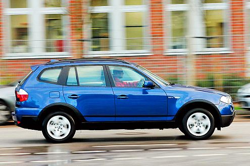 Der Allradantrieb des X3 reagiert am schnellsten und sehr souverän.