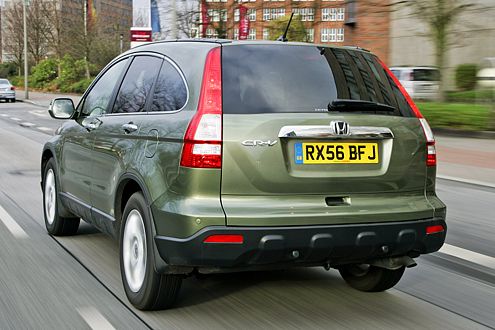 Der neue CR-V trägt markante Rücklichter im Volvo-Stil.