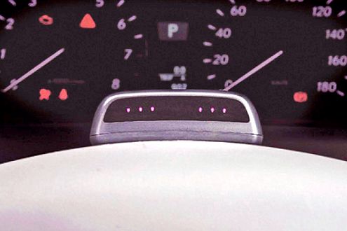 Big Brother: Infrarot-Sensoren kontrollieren, wo der Fahrer hinblickt.