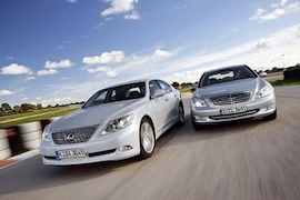 Lexus LS 460 gegen Mercedes S 500