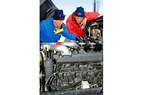 Sechs Richtige: Mercedes Motor OM 457 LA mit zwölf Litern und 430 PS.