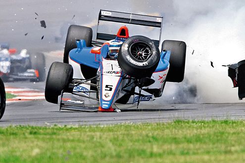 Der Brite Robbie Kerr bei seiner Bruchlandung in Istanbul.