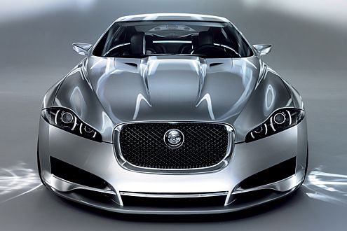 Abkehr vom "Vieraugen"-Gesicht: Jaguar C-XF mit Scheinwerferschlitzen.