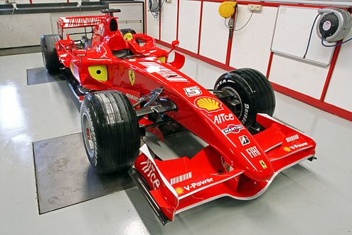 "Rote Göttin": Ferrari will mit dem neuen F2007 und den Piloten Räikkönnen und Massa Weltmeister werden.