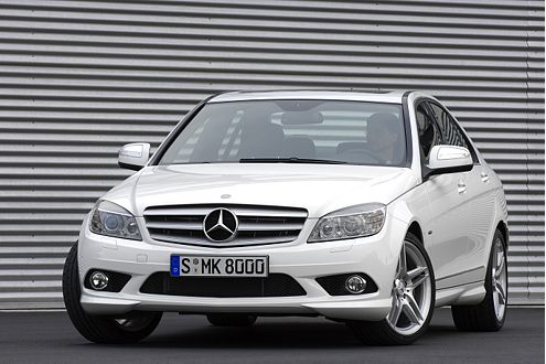 Kein Zufall: Mercedes präsentierte die neue C-Klasse ganz in Weiß.