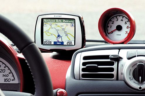 Das Navigationssystem (Aufpreis 494 Euro) ist ganz einfach abnehmbar.