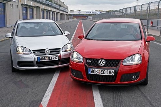 Vergleich Golf GTI gegen R32