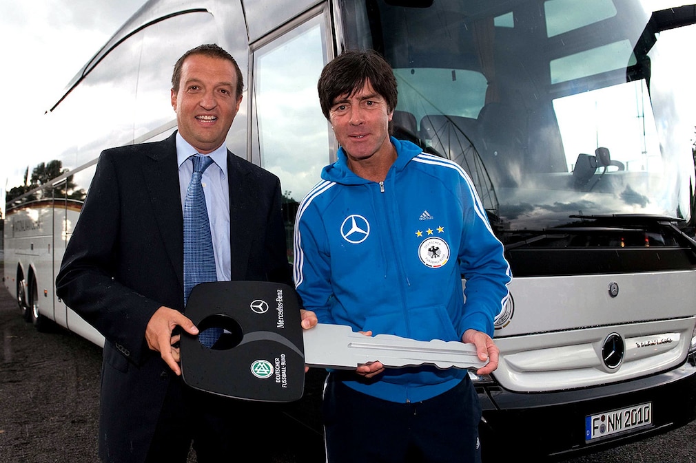 Neuer DFB-Bus Mercedes Travego M