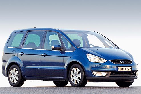 Alltagsmeister ist der Ford Galaxy. Der Raumriese schaffte als Einziger im Test über 500 Punkte.
