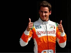 Daumen hoch: Adrian Sutil fühl sich bei Force India derzeit pudelwohl