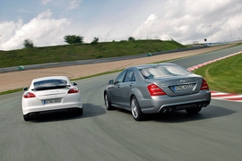 Porsche Panamera Turbo Mercedes S 63 AMG