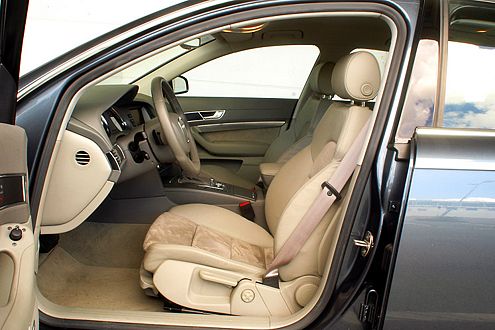 Der setzt die Maßstäbe: Innenraum des Audi A6 3.2 FSI quattro.