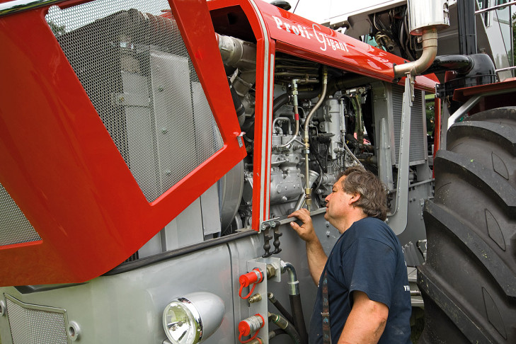 Europas Starkster Allrad Traktor Schluter Profi Gigant Bilder Autobild De