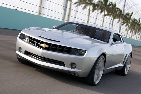 V8 mit 400 PS: Der Camaro will ab 2009 Porsche und Co ärgern.